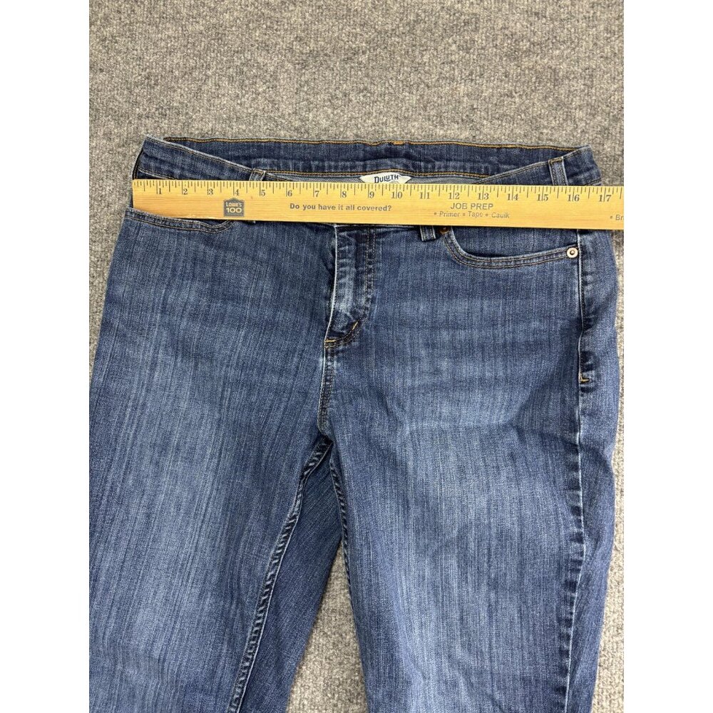 Duluth Trading Co Straight Jeans Womens 12 Blue Med Wash Mid Rise Stretch 12x31 - Picture 3 of 8